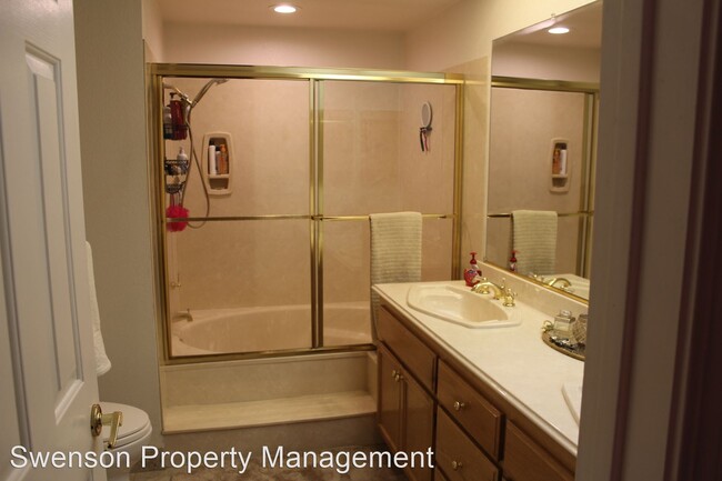 Building Photo - 3 br, 2.5 bath House - 372 Bellflower Court