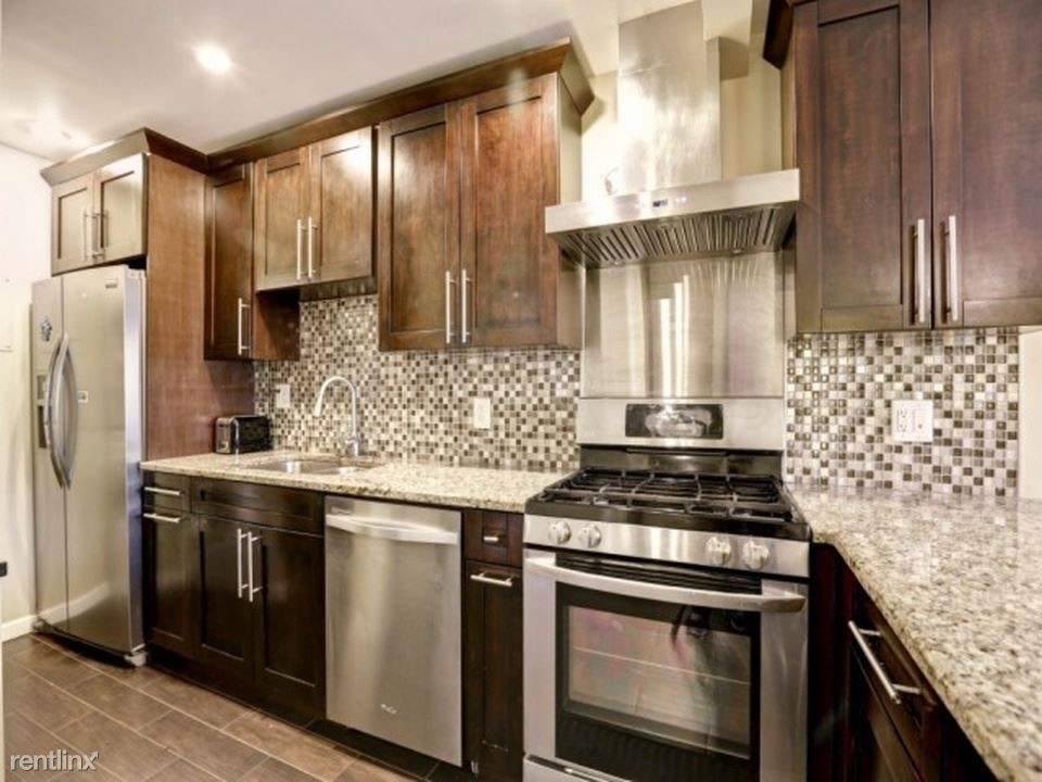 Primary Photo - 3 br, 2 bath - 510 E Ponce de Leon Ave Apt T