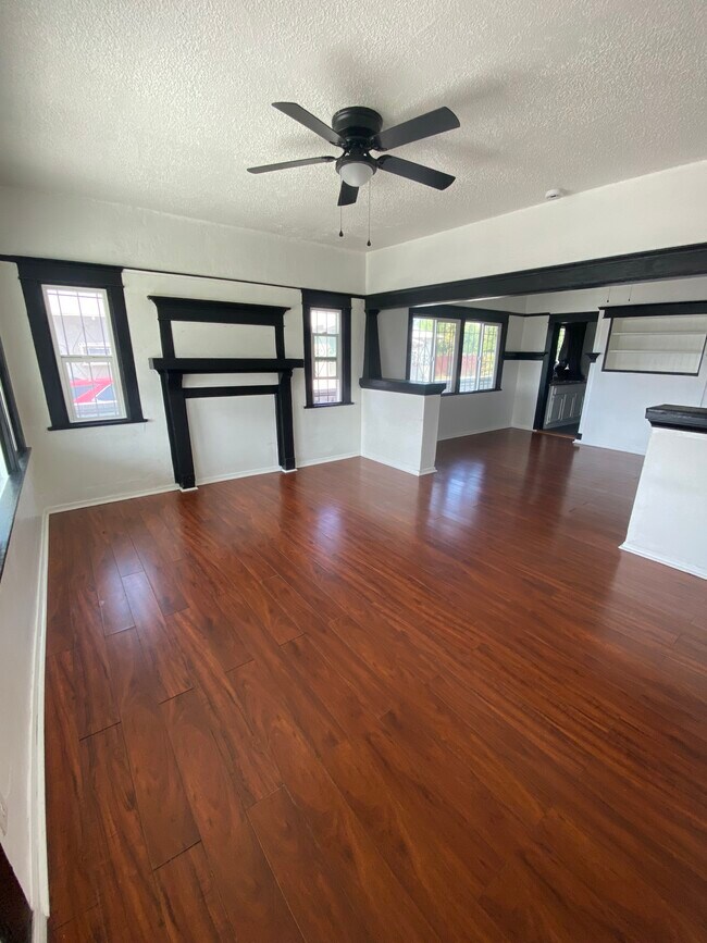 Foto del edificio - 620 W 9th St