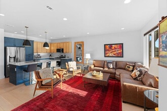 Building Photo - 85 Haverly St