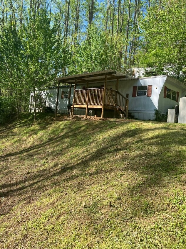 Foto principal - Remodeled 2 Bedroom in Candler