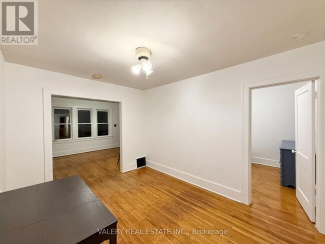 Building Photo - 1093 Howard Ave