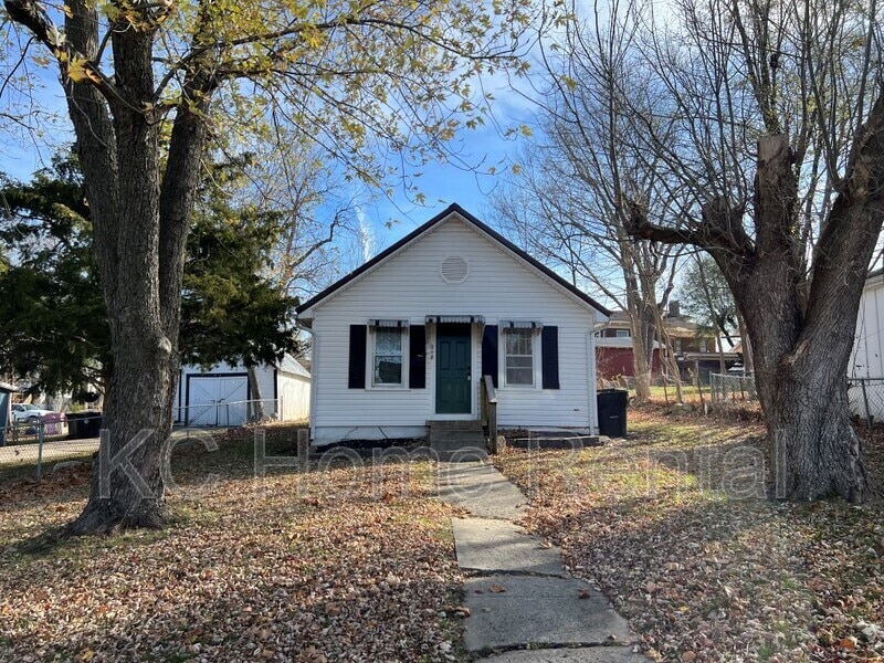 208 N Randolph St, Pleasant Hill, MO 64080 House Rental in Pleasant Hill, MO