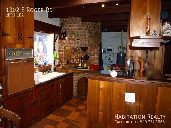 Building Photo - Rare opportunity to rent this historic cas...