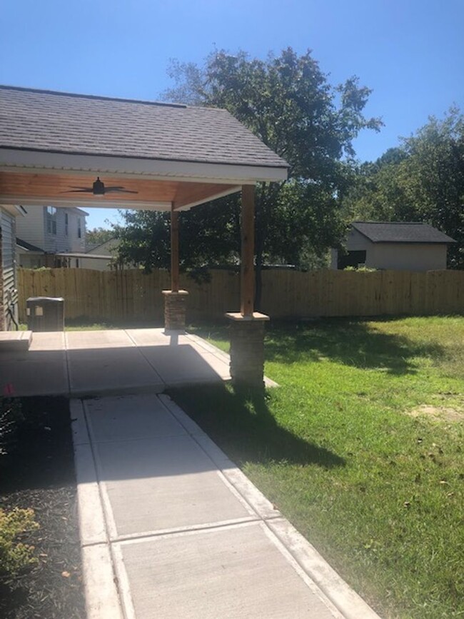 Building Photo - Newly Renovated Home Winslow Subdivision