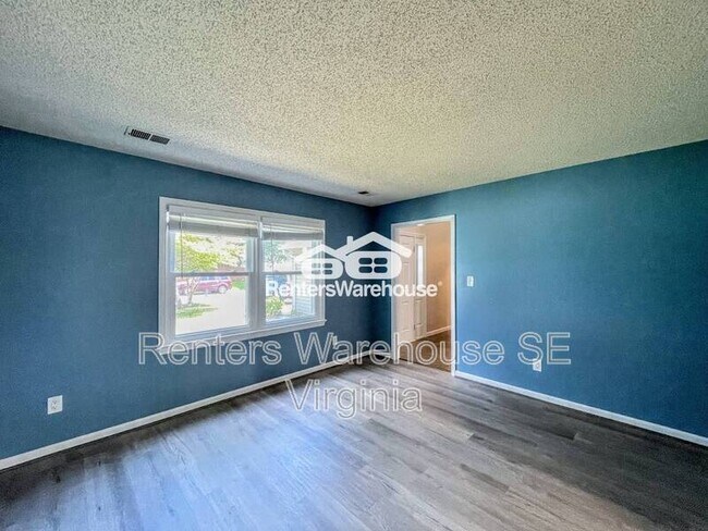Building Photo - 5605 Shinfield Dr