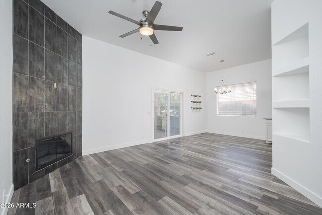 Foto del edificio - 18031 N 15th Pl