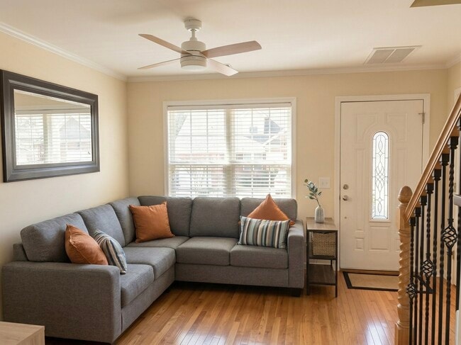 Building Photo - 200 Clover Ct