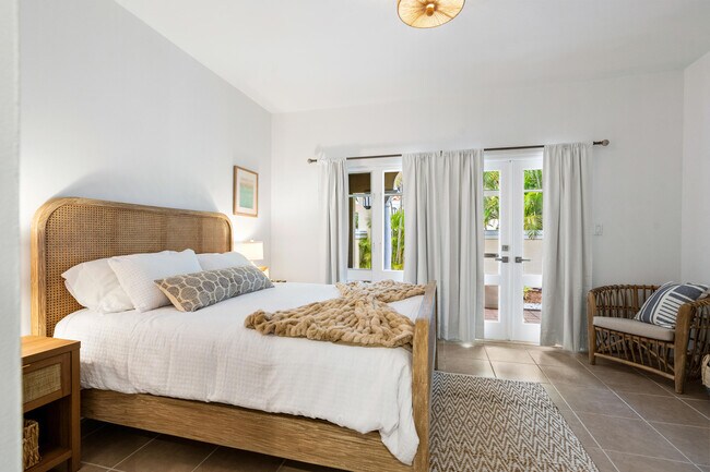 Foto del edificio - 5040 Harmony Cir