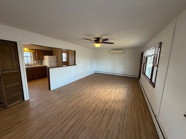 Building Photo - House for Rent!