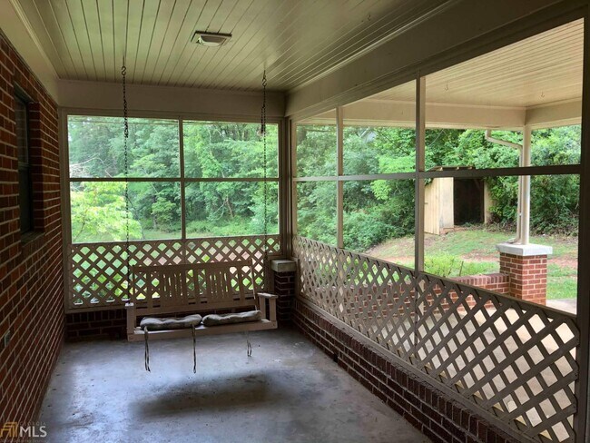 Foto del edificio - 1489 Enota Ave NE