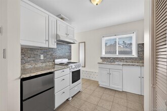 Building Photo - 2420 Bennett Ave