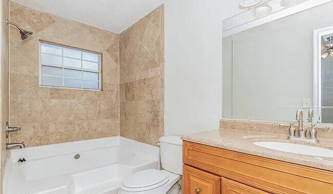 Foto del edificio - 7046 Swamp Flower Dr N