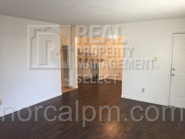 Building Photo - 4552 Ashcroft Ave