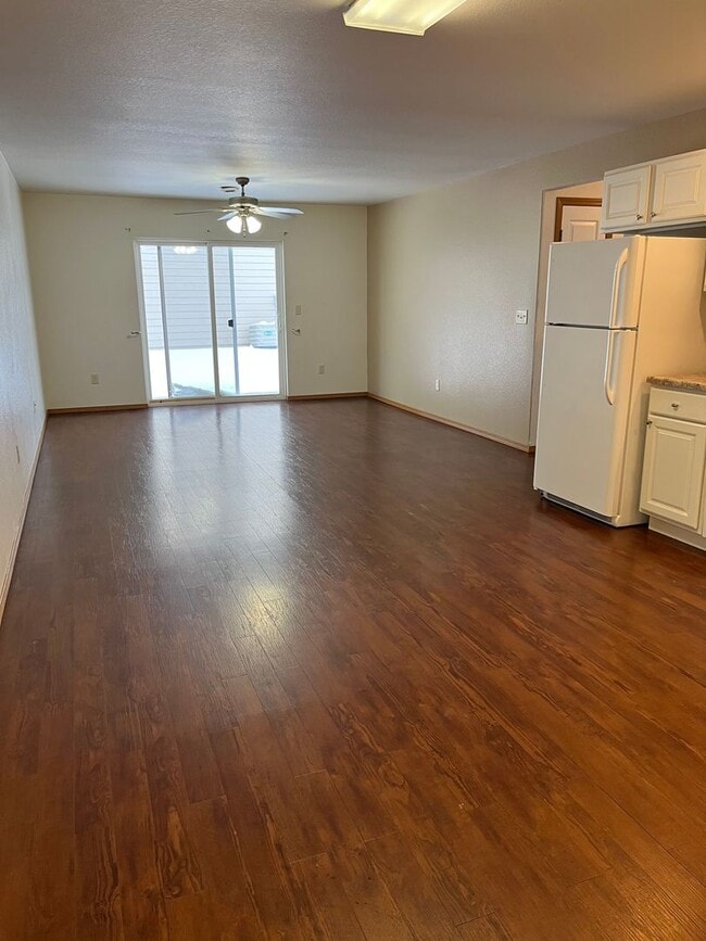 Building Photo - 2 Bed 1 Bath + Detached Single Stall Garage