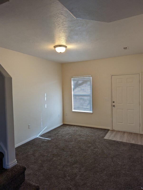 Building Photo - 5052 W Wind Rock Ln
