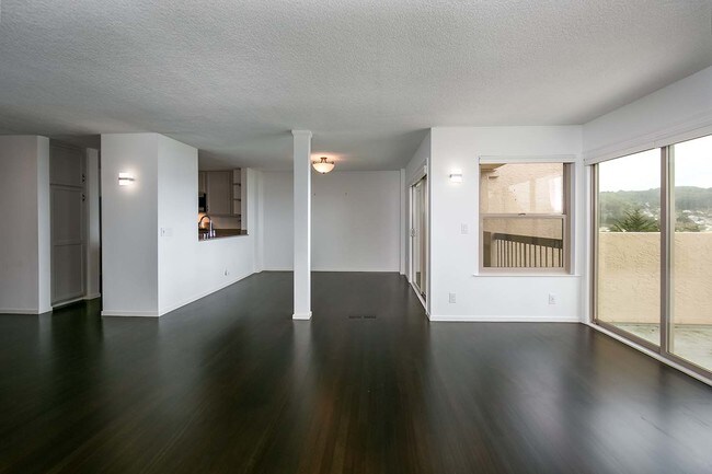 Foto del edificio - 427 Roberts Rd