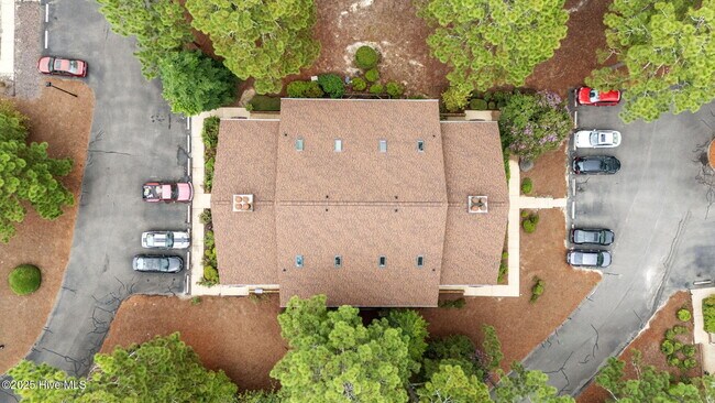 Foto del edificio - 9 Pinehurst Mnr Rd