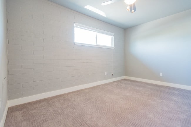 Building Photo - Joshua Tree