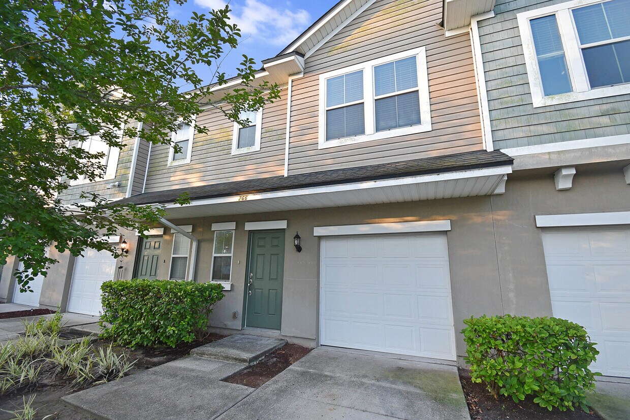 Primary Photo - 266 Moultrie Village Ln