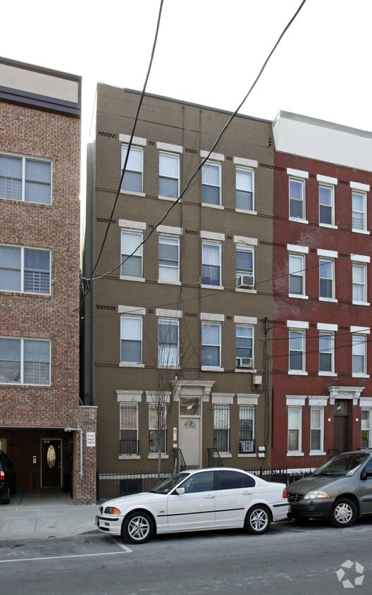 Primary Photo - 311 29th St