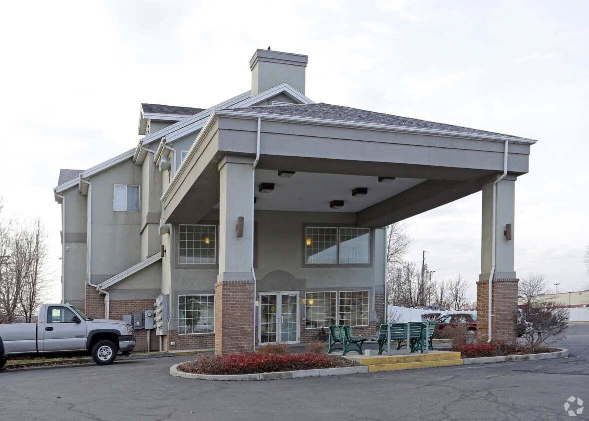 Foto del edificio - Compass Villa Senior Apartments