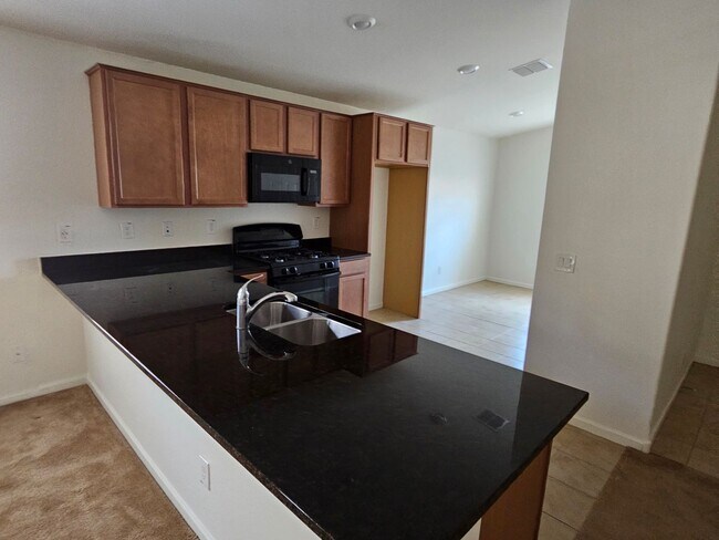 Foto del edificio - lovely 3bd 2 bth home