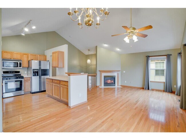 Foto del edificio - 917 Lindsey Ln