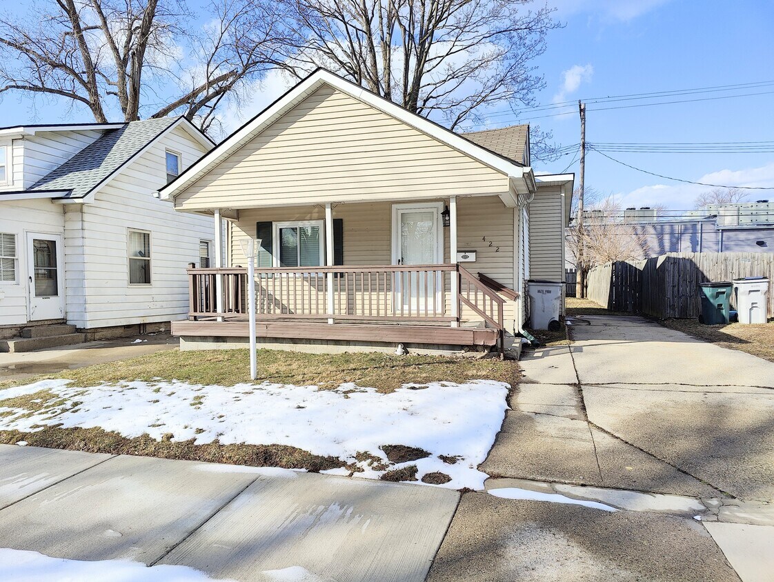 422 W Woodruff, Hazel Park, MI 48030 House Rental in Hazel Park, MI