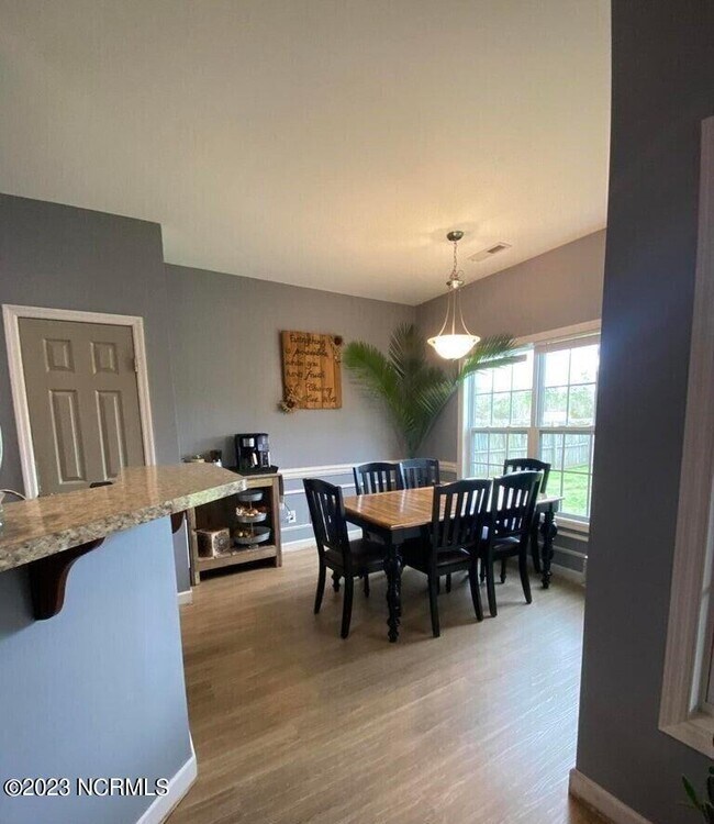 Building Photo - 261 Silver Hills Dr