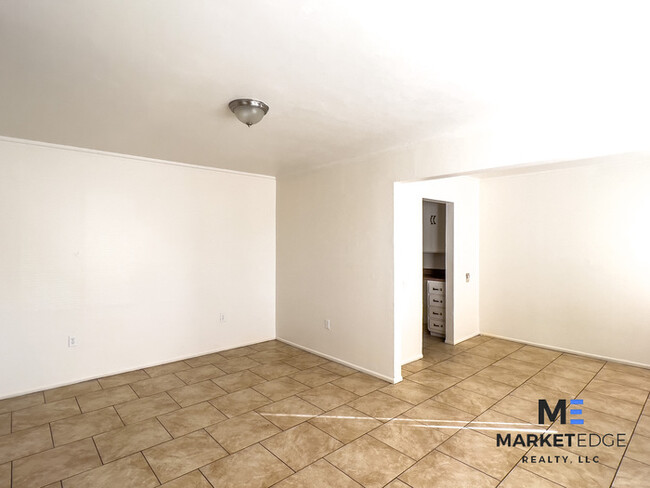 Foto del edificio - 3Bed/1Bath House at Missouri/27th Ave! Mov...