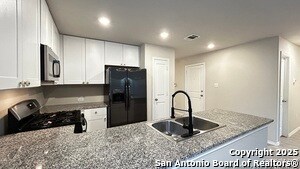 Building Photo - 10219 Robbins Crk