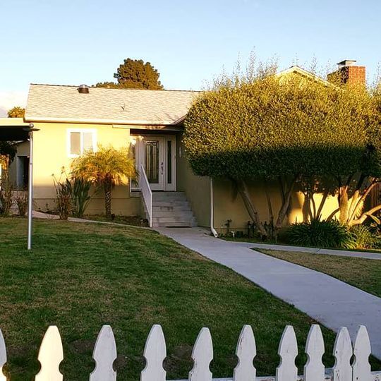 Building Photo - 3517 Calavo Dr