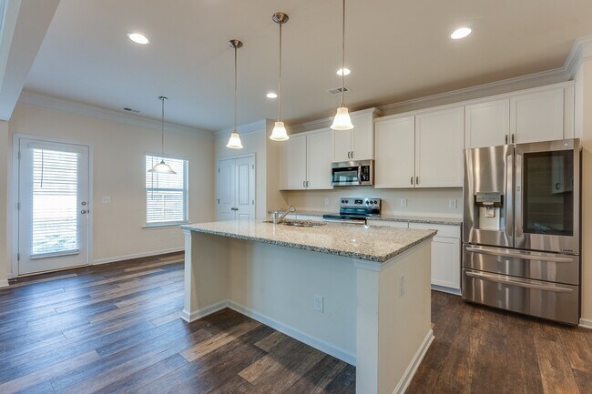 Foto del edificio - 5317 Burrus Ln