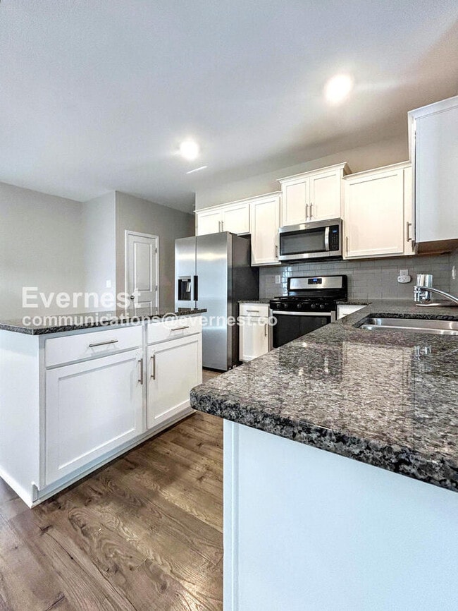 Foto del edificio - 160 Cherry Birch St