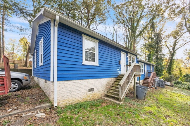Building Photo - Charming 2-Bedroom Retreat in Spartanburg'...
