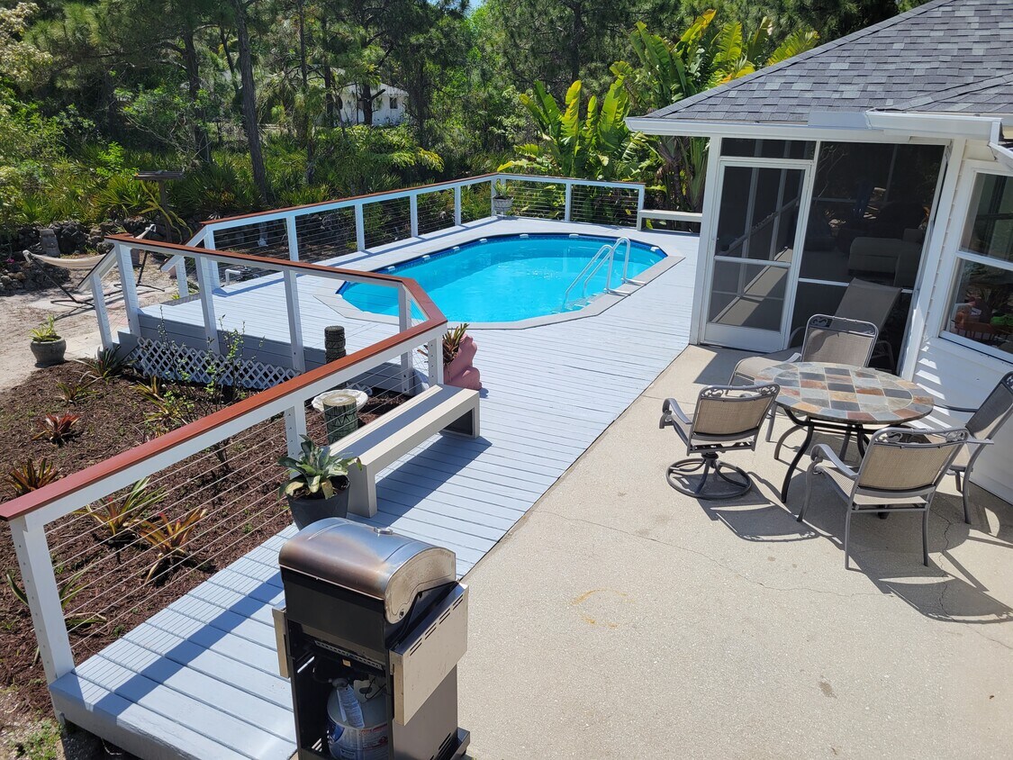 Back Patio & Pool Area - 11771 Tawas Ct (Bokeelia, FL)