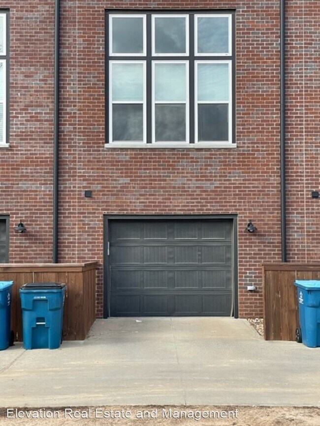 Foto del edificio - 2 br, 2 bath House - 427 SW B Street