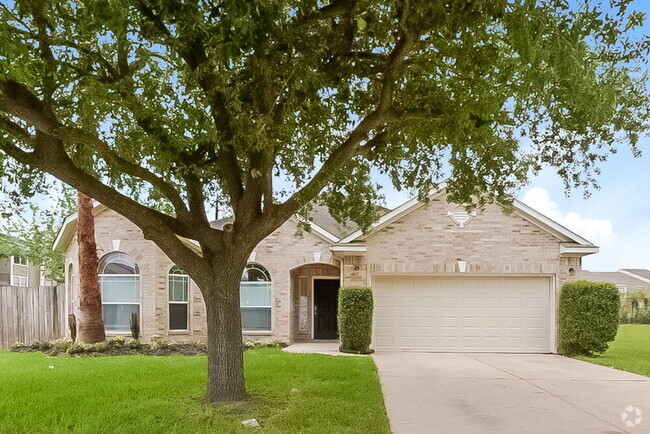 Building Photo - 6115 Oak Bay Dr