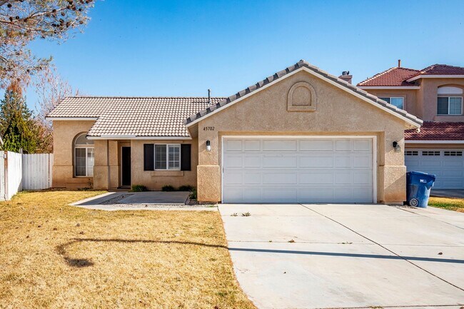 Foto del edificio - West Lancaster 3 bedroom available now!