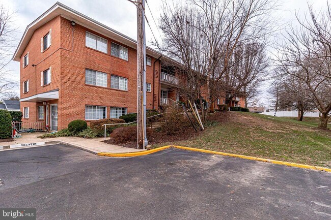 Foto del edificio - 5603 Franconia Rd
