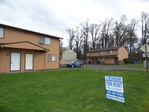 Building Photo - 4114 Lancaster Dr NE