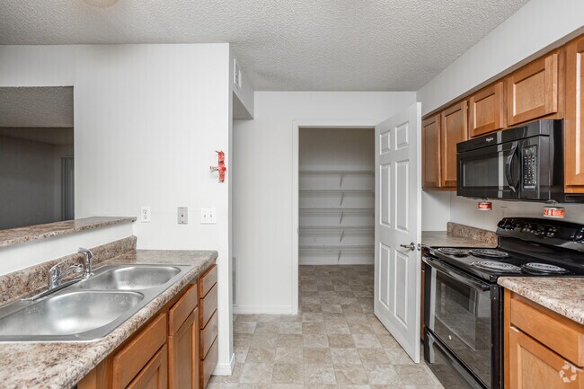 2HAB, 1BA - 781 ft² - Sable Chase