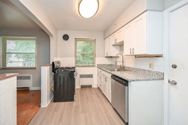 Building Photo - 203 Loraine Ave