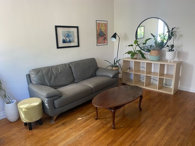 Building Photo - 413 Holland Ave