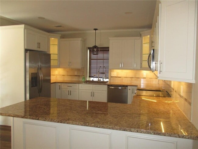 Building Photo - 609 Armistice Blvd