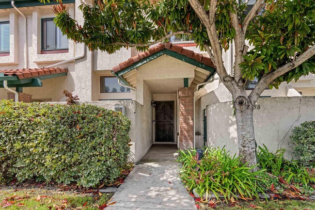 Building Photo - 1458 Summit Dr