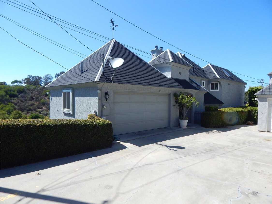Primary Photo - 2808 Juniper St
