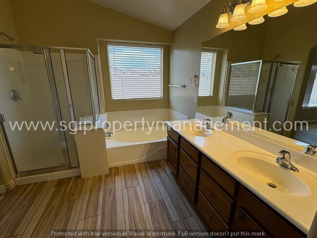 Foto del edificio - Home for rent in Litchfield Manor