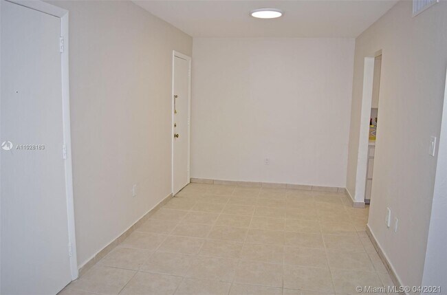 Building Photo - 7205 Miami Lakes Dr